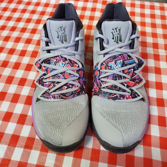 Nike Kyrie 5 Graffiti Atmosphere Grey womens Size 6Y 
(38.5 EUR) AQ2456 001 main image 4